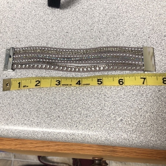 Grey Suede and Bling Bracelet - Picture 6 of 7